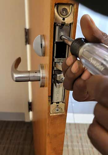 lock installation,door repair,lock replacement,door lock,
